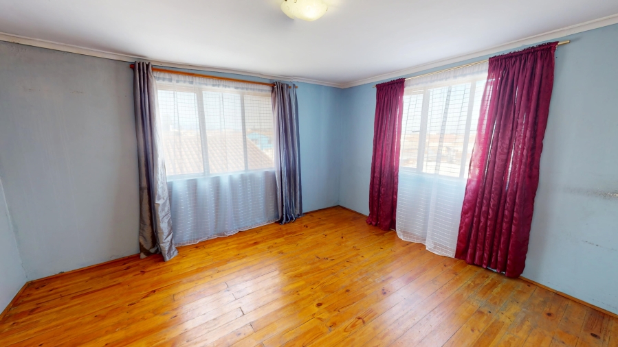 6 Bedroom Property for Sale in Malibu Village Western Cape
